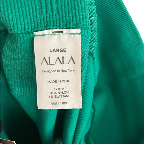 ALALA Barre Shorts in Emerald NWT - Picture 7 of 8